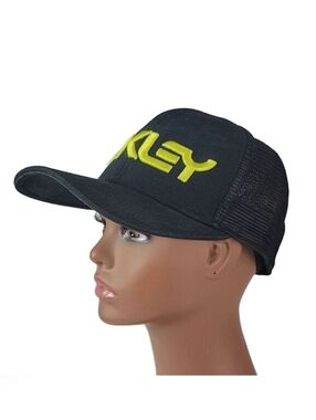 Oakley Hat Cap Snapback Trucker Black